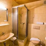 Waldhotel 2*