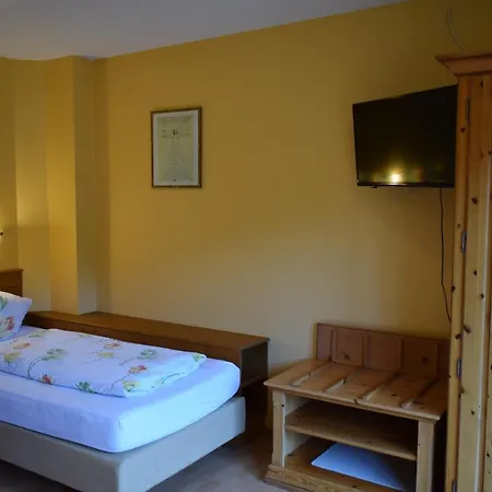 Отель Waldhotel
